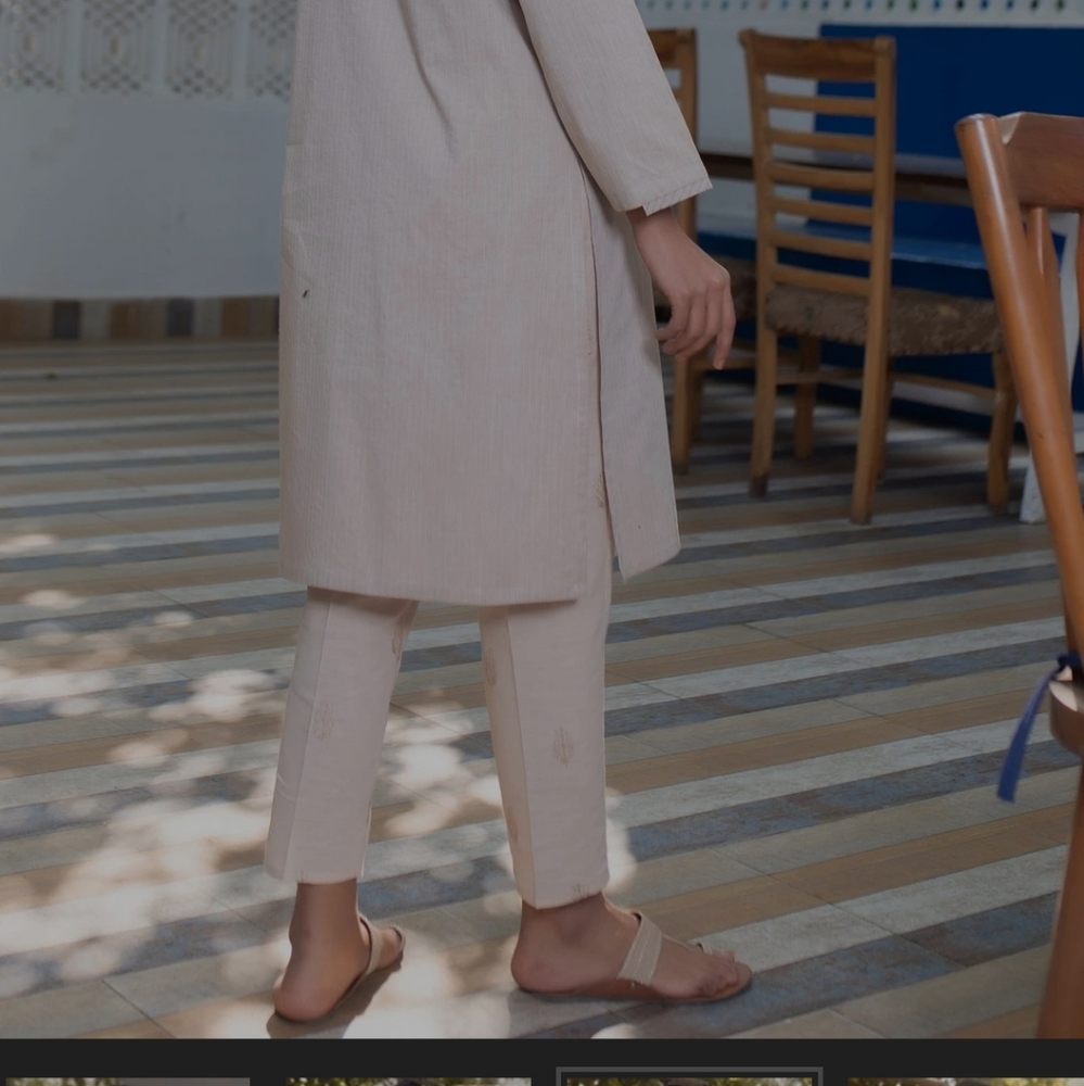 Pakistani Kurta - Picture 3 of 3